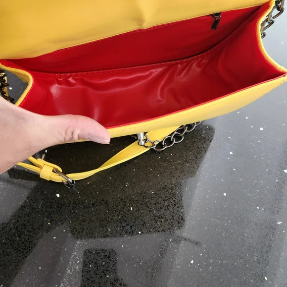 NEW - Yellow Quilted Crossbody Purse - Picture 6 of 7